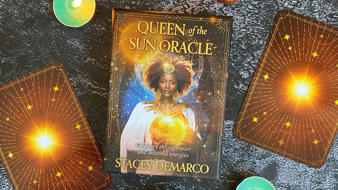 The Queen of the Sun Oracle unboxed by La Sacerdotisa Responde!