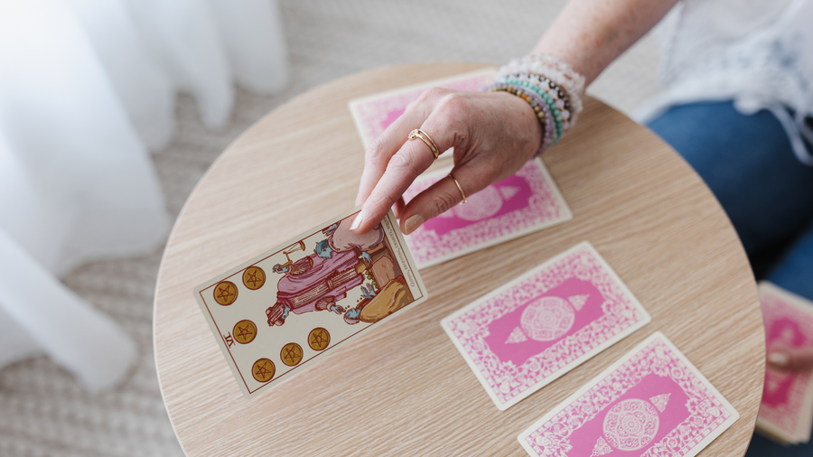 Tarot Spreads for Beginners: Simple Layouts for Your First Reading