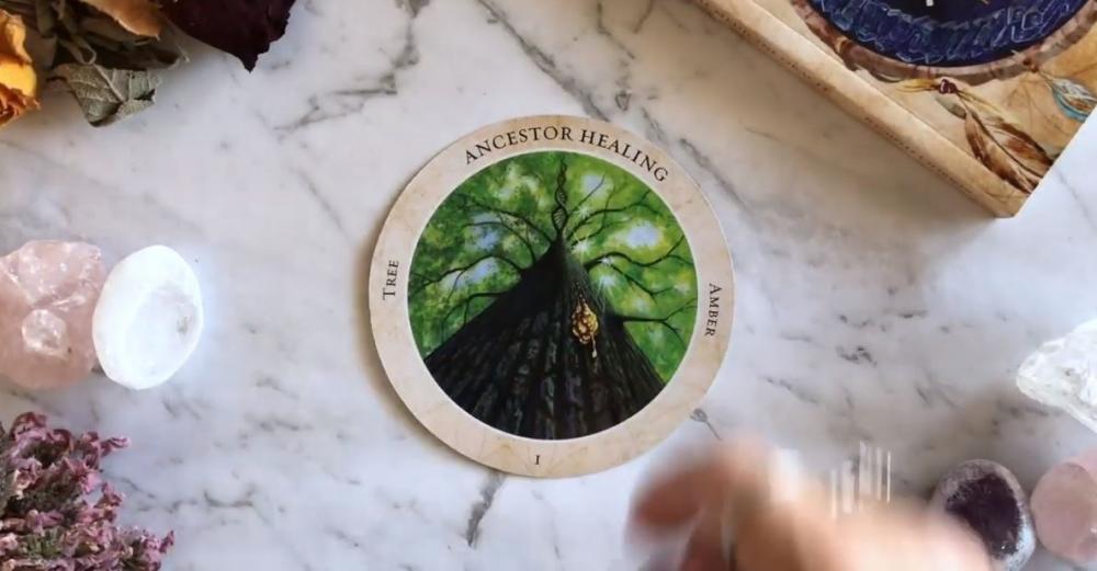 Crystal Medicine Oracle Review by Shuffle Tarot