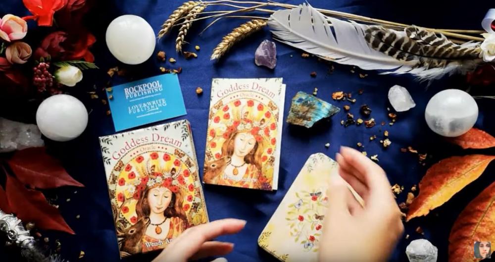Goddess Dream Oracle IN ESPA&Ntilde;OL