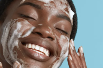 How to Make Washing Your Face a Moment of Mindfullness